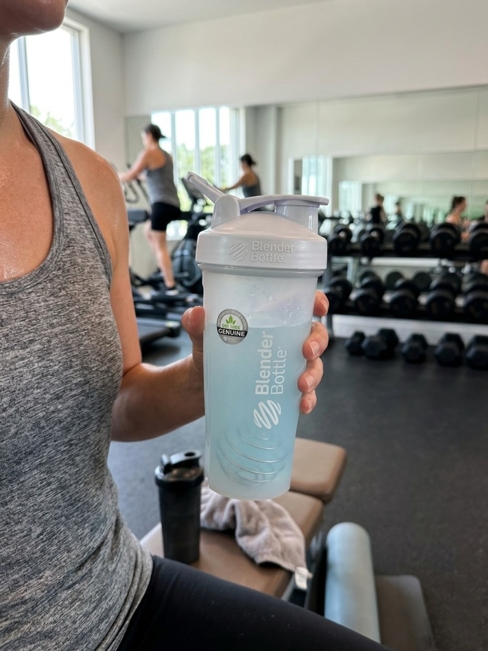 BlenderBottle Classic Leak Proof Protein Shaker Water Bottle White NWT